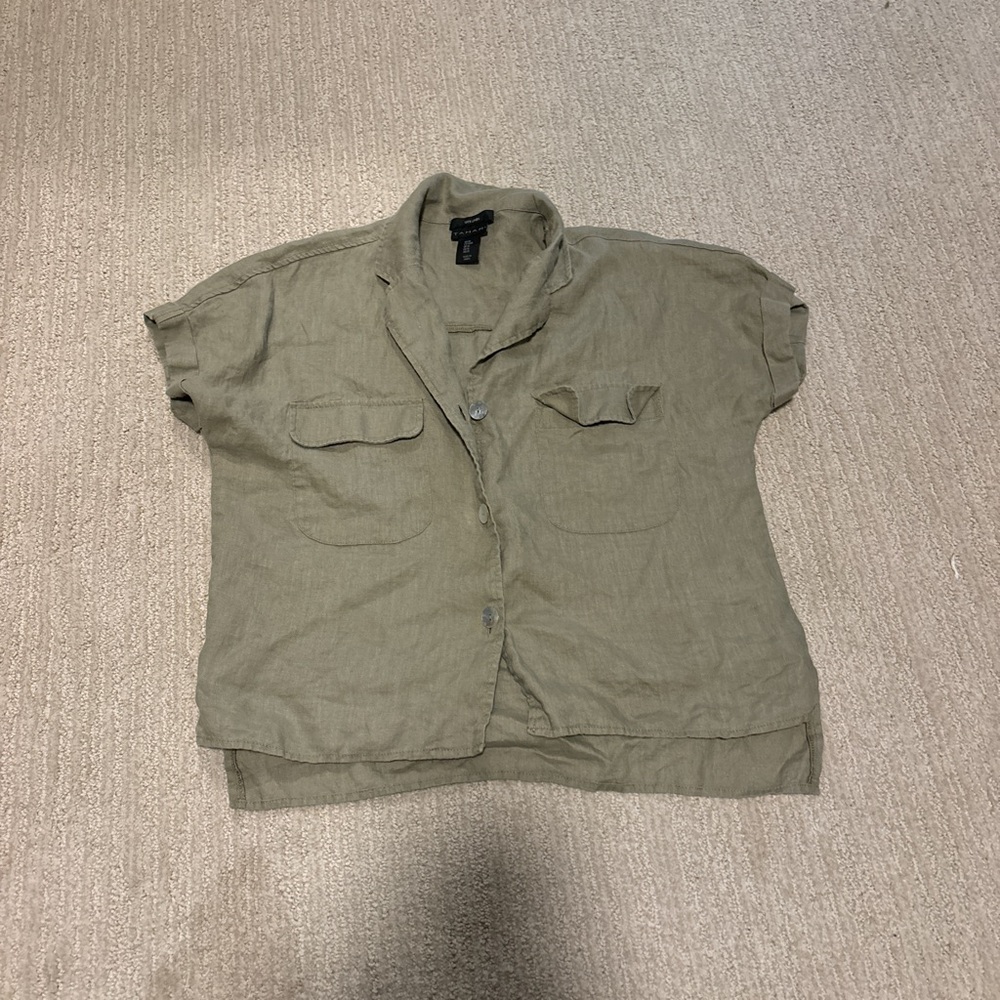 Medium like new tamari button down shirt 100% linen